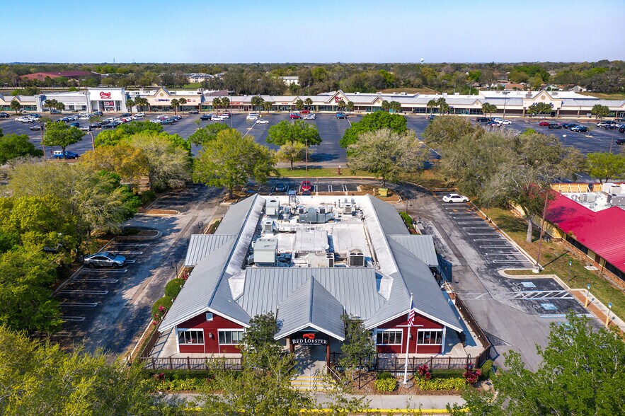 More Photos Of 7373 W Colonial Dr, Orlando Restaurant For Lease