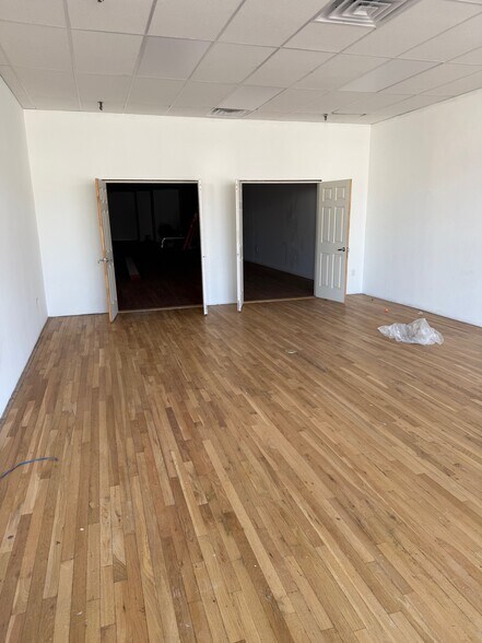 More Photos Of 419-437 Hawkins Ave, Ronkonkoma Storefront For Lease