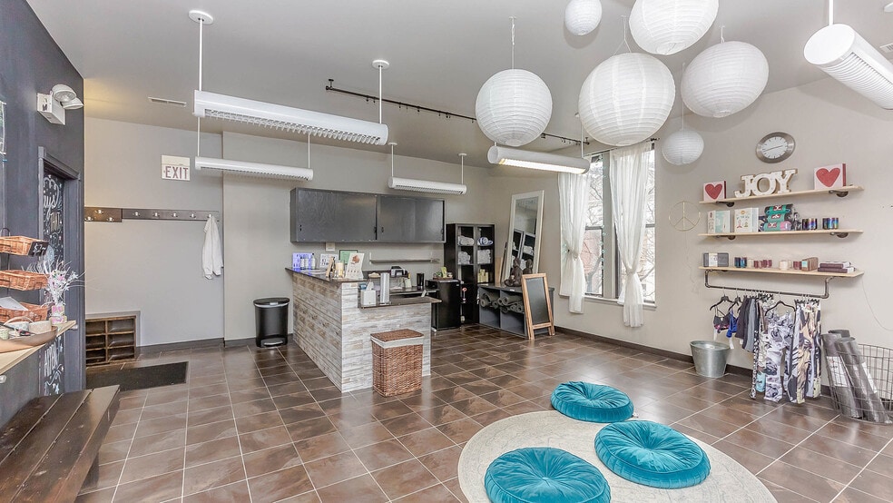 More Photos Of 101-107 N Oak Park Ave, Oak Park General Retail For Sale