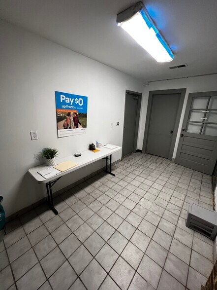 More Photos Of 3260 Hickory Hill Rd, Memphis Storefront Retail Office For Lease