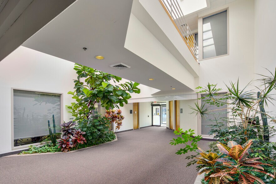 More Photos Of 4000 Blackburn Ln, Burtonsville Unknown For Lease