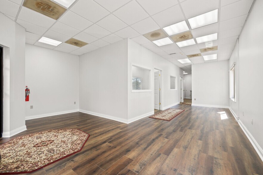 More Photos Of 3023 Eastland Blvd, Clearwater Office For Sale