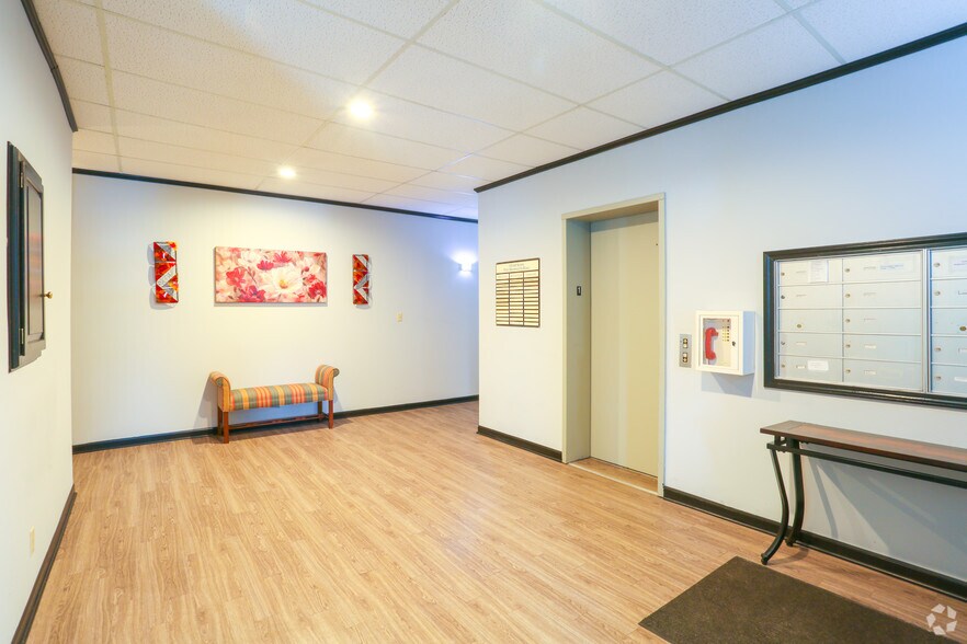 More Photos Of 10144 N Port Washington Rd, Mequon Loft Creative Space For Lease