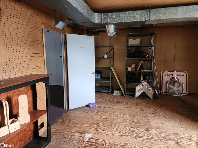 More Photos Of 106 E 7th St, Atlantic Office For Sale
