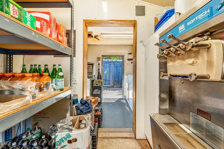 More Photos Of 40 North Rd, Swans Island Convenience Store For Sale