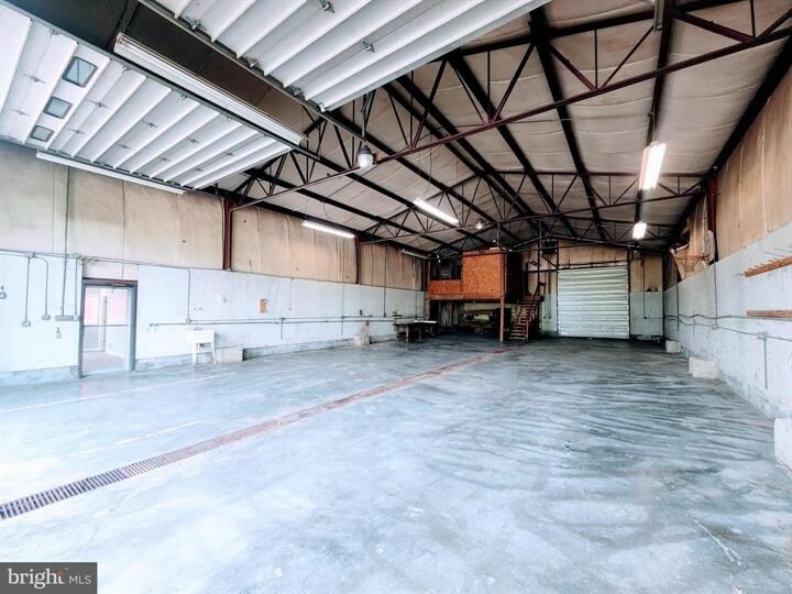 More Photos Of 215 Burkharts ln, Martinsburg Flex For Lease