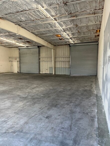 More Photos Of 3906 Arnold Ave, Naples Warehouse For Lease