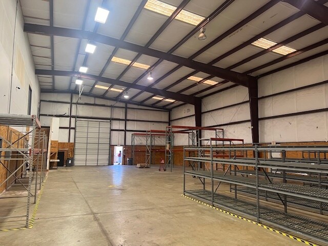 More Photos Of 1314 Driftwood Dr, Bossier City Warehouse For Sale