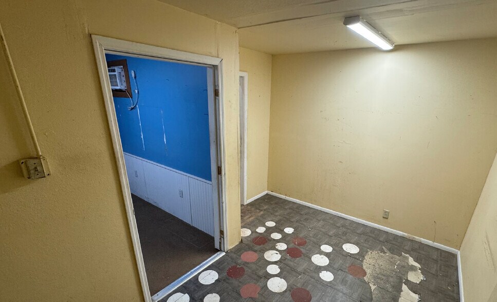 More Photos Of 1726-1738 SW Biltmore St, Port Saint Lucie Light Manufacturing For Lease