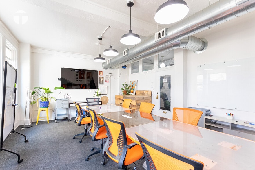 More Photos Of 110 N San Joaquin St, Stockton Office For Sale