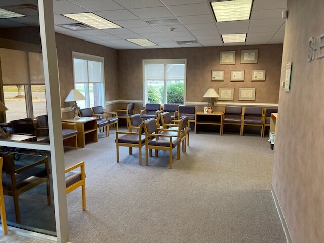 More Photos Of 142 Linden Dr, Winchester Medical For Sale