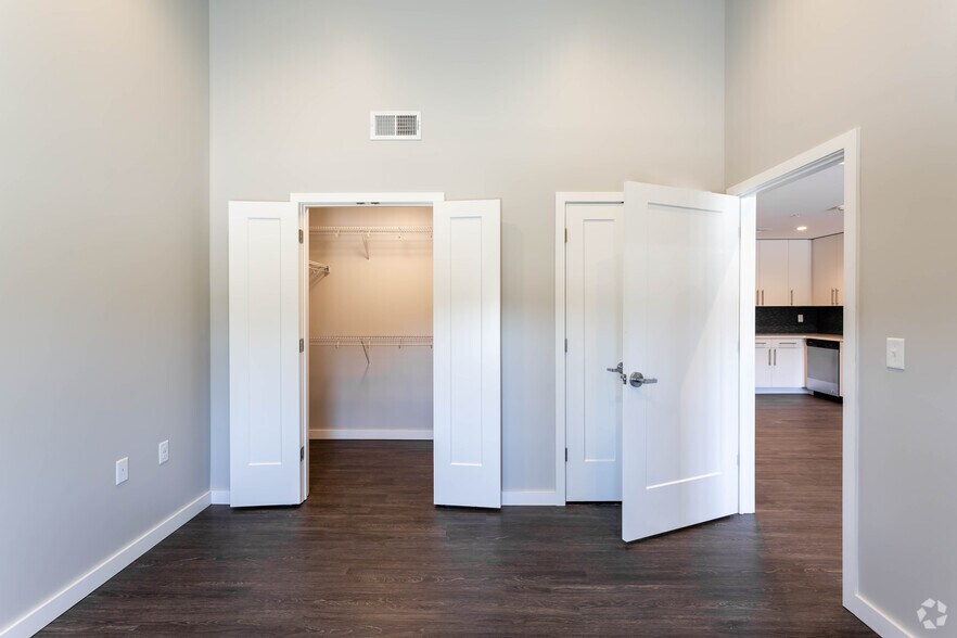 More Photos Of 490 Broadway St, Buffalo Apartments For Lease