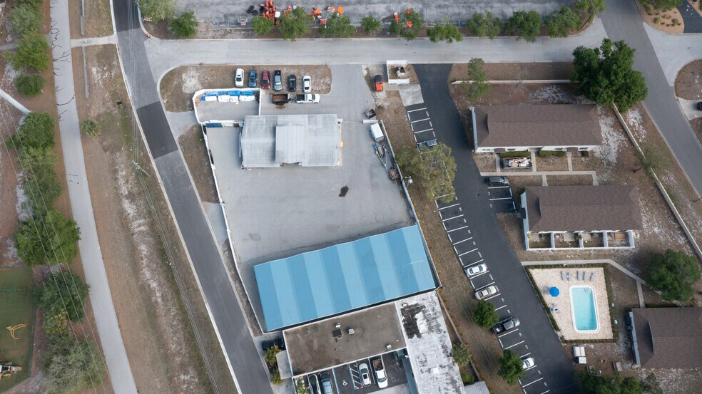 More Photos Of 7030 Burlington Ave N, Saint Petersburg Industrial For Lease