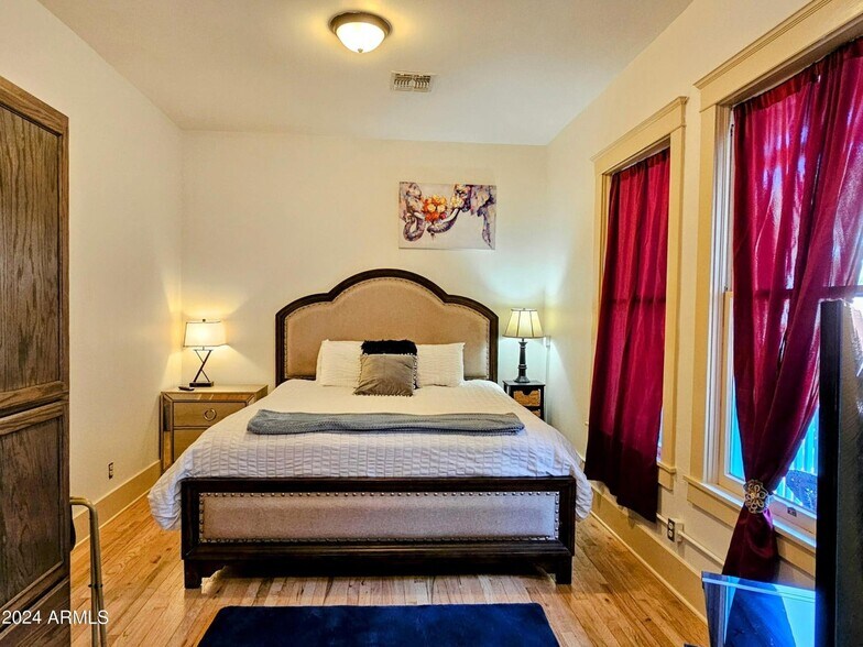 More Photos Of 37-39 Ok St, Bisbee General Retail For Sale