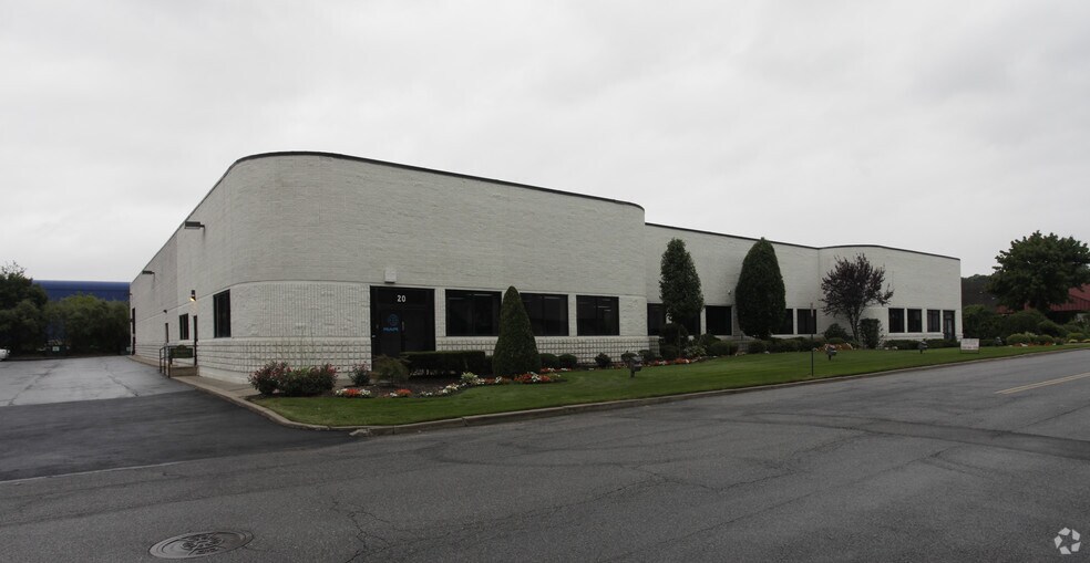 Primary Photo Of 18 Seaview Blvd, Port Washington Warehouse For Lease
