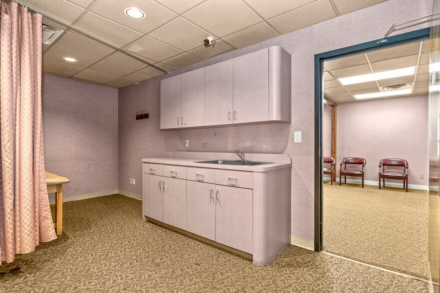 More Photos Of 5245 Schaefer Rd, Dearborn Medical For Sale