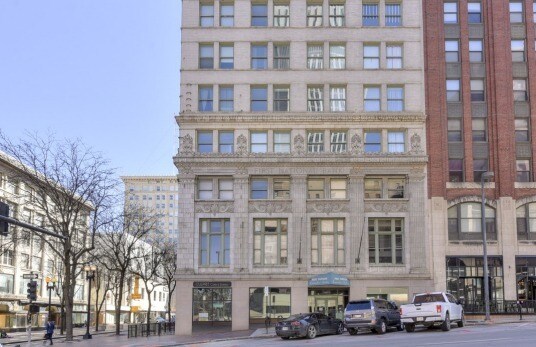 More Photos Of 1600 Farnam St, Omaha Apartments For Lease