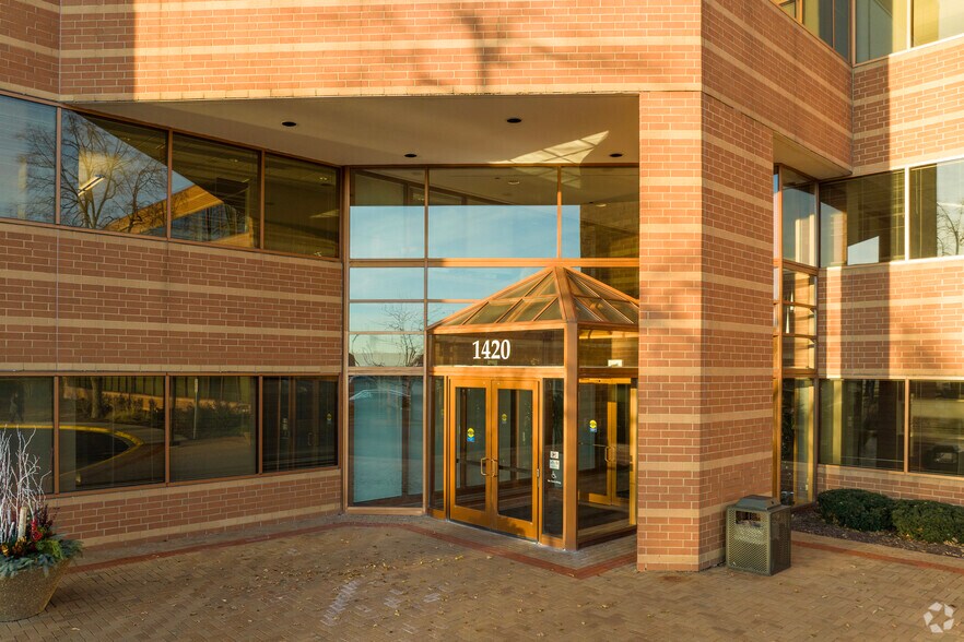 More Photos Of 1420 Kensington Rd, Oak Brook Office For Lease