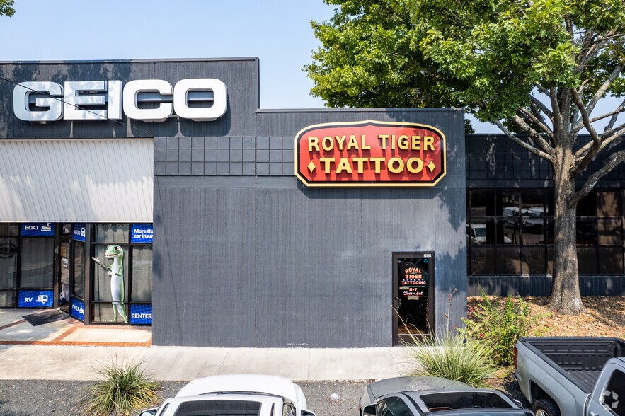 More Photos Of 4930 S Congress Ave, Austin Storefront For Lease