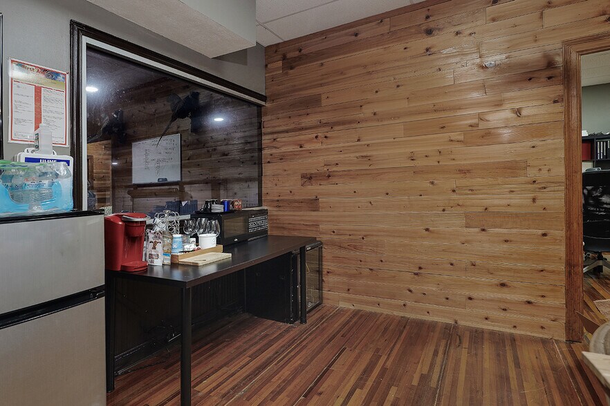 More Photos Of 32206 Tamina Rd, Magnolia Office For Lease