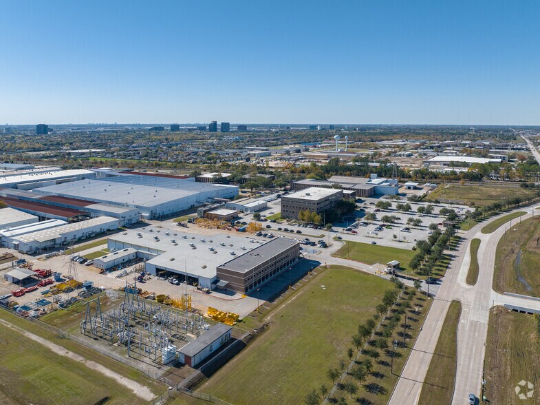 More Photos Of 1310 Rankin Rd, Houston Office For Lease