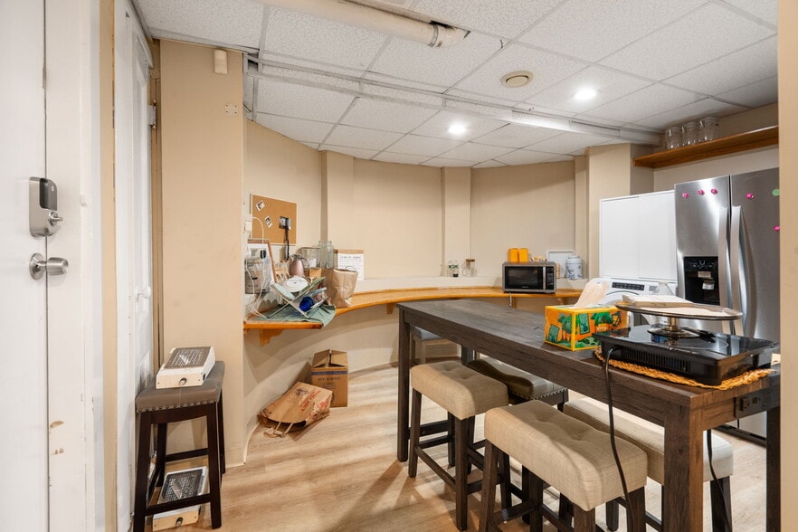 More Photos Of 1680 Beacon St, Brookline Apartments For Lease
