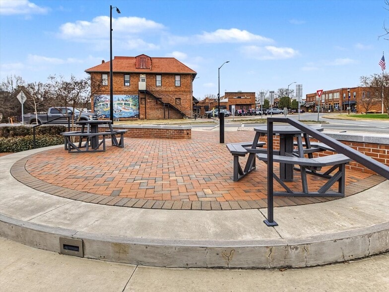 More Photos Of 39 West St, Pittsboro Restaurant For Lease