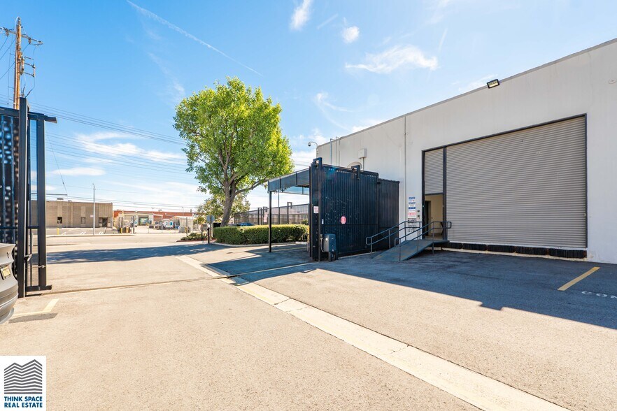 More Photos Of 9419 Mason Ave, Chatsworth Manufacturing For Lease