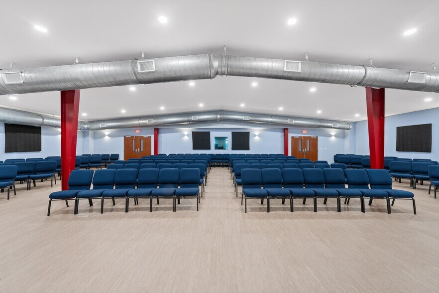 More Photos Of 4159 Highway 6, Clifton Showroom For Sale