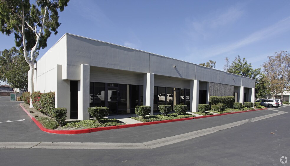 Primary Photo Of 11642 Knott St, Garden Grove Manufacturing For Lease