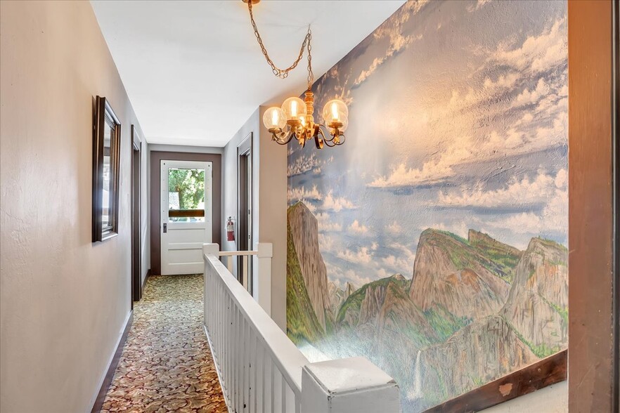More Photos Of 18736 Main St, Groveland Hotel For Sale
