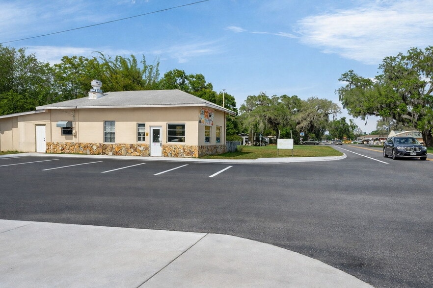 More Photos Of 800 S US 301, Sumterville Restaurant For Sale