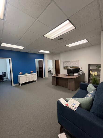 More Photos Of 1000 N Ashley Dr, Tampa Office For Lease