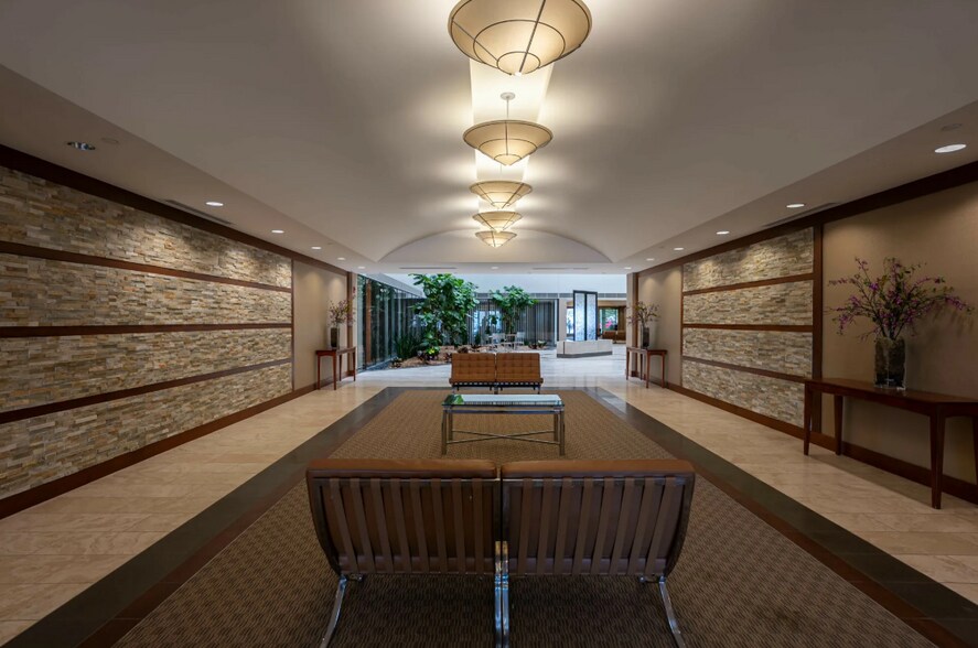 More Photos Of 17187 N Laurel Park Dr, Livonia Office For Lease