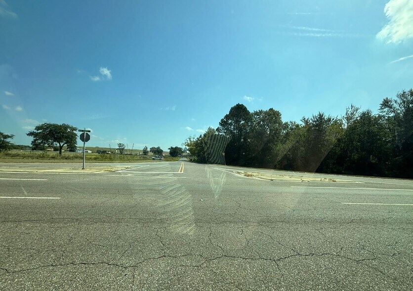 More Photos Of 5320 Ingalls Ave, Pascagoula Shipyard For Sale