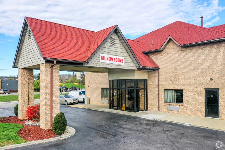 More Photos Of 3510 Commerce Dr, Franklin Hotel For Sale