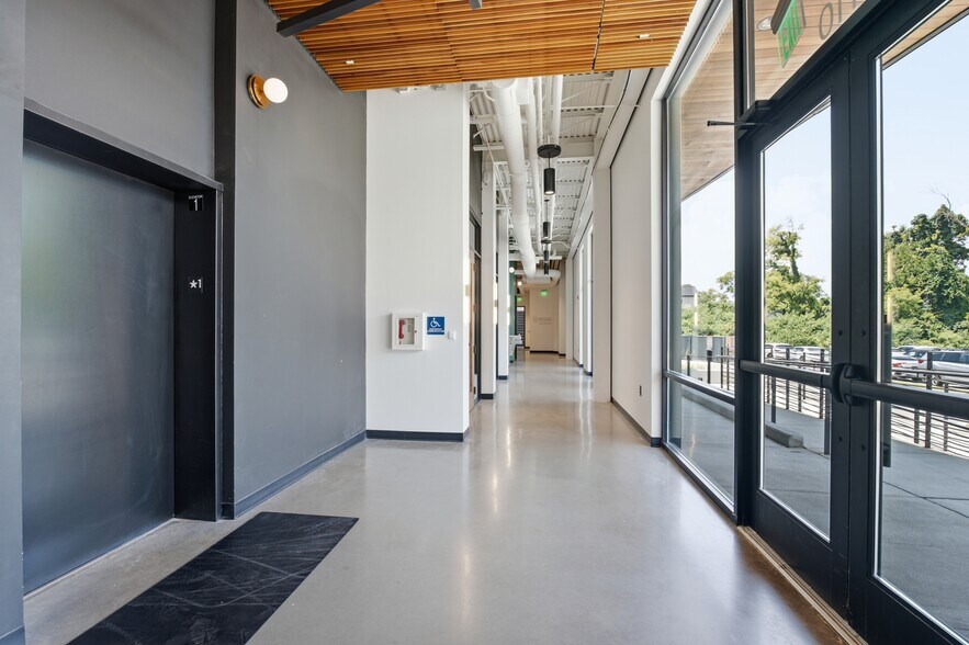 More Photos Of 6100 Robertson Ave, Nashville Storefront For Lease