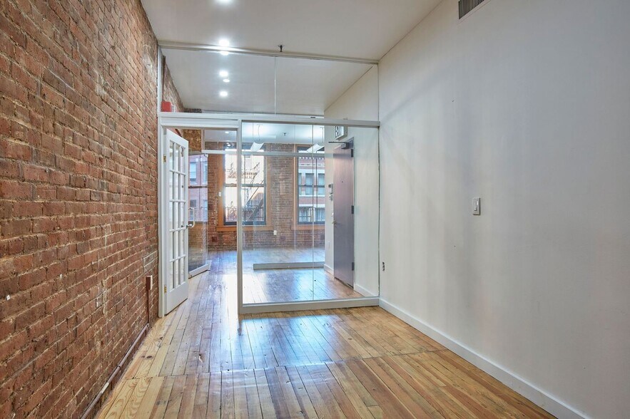 More Photos Of 179 Franklin St, New York Office Residential For Lease