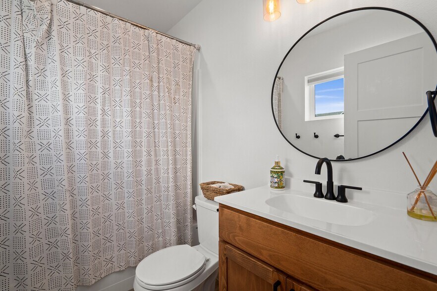 More Photos Of 1013 Peach Rd, Winlock Apartments For Sale