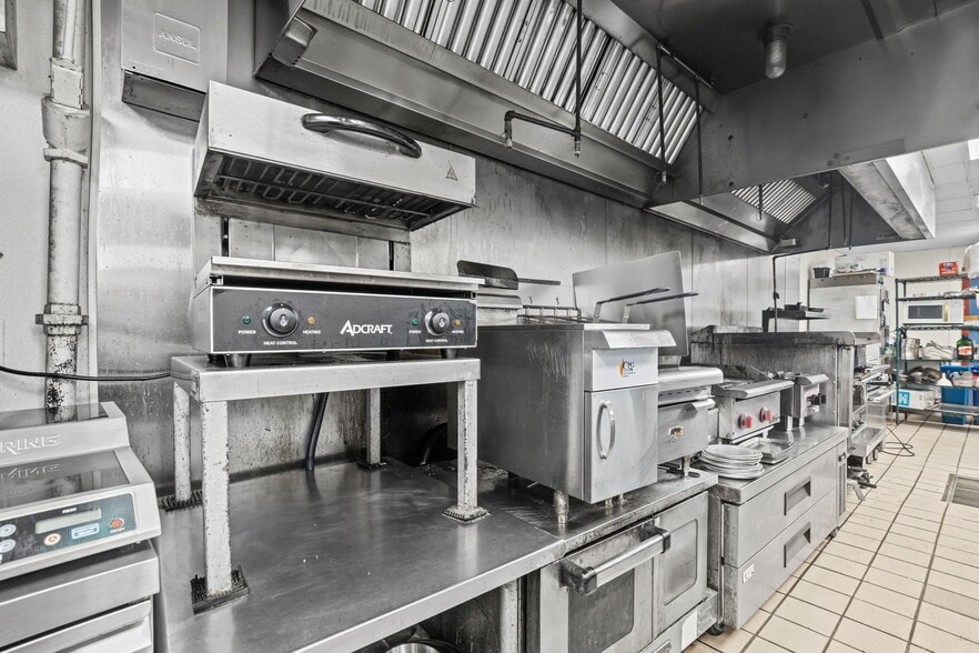 More Photos Of 91 Millard Farmer Ind Blvd, Newnan Restaurant For Sale