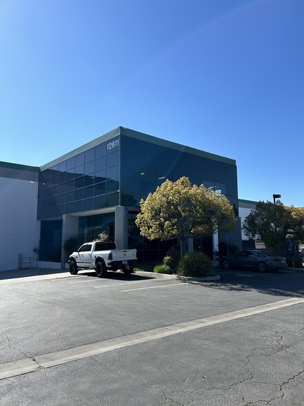 More Photos Of 12611 Encinitas Ave, Sylmar Warehouse For Lease