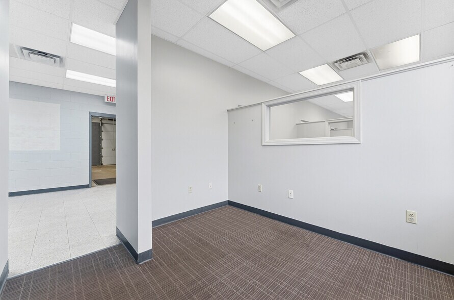 More Photos Of 34 Sterling Dr, Morgantown Flex For Lease