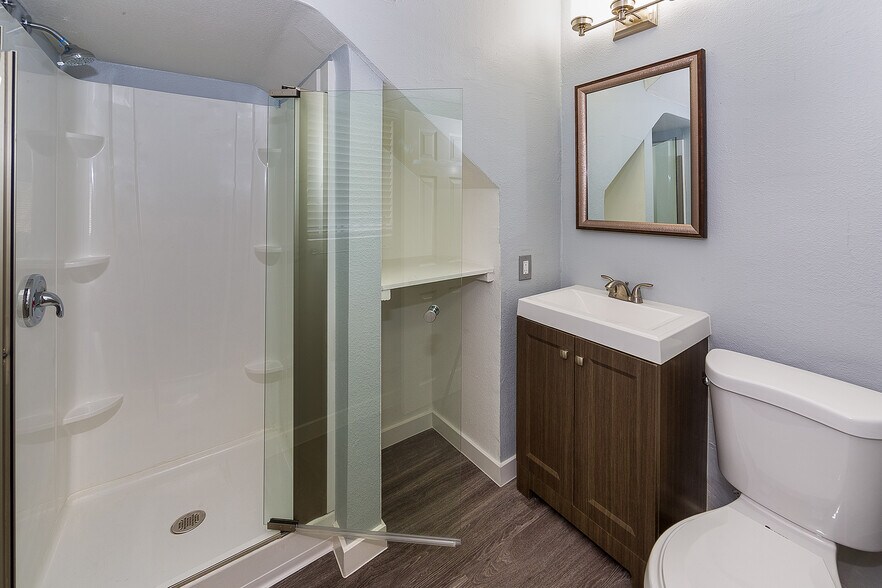 More Photos Of 1377 Warren Ave, Long Beach Apartments For Sale