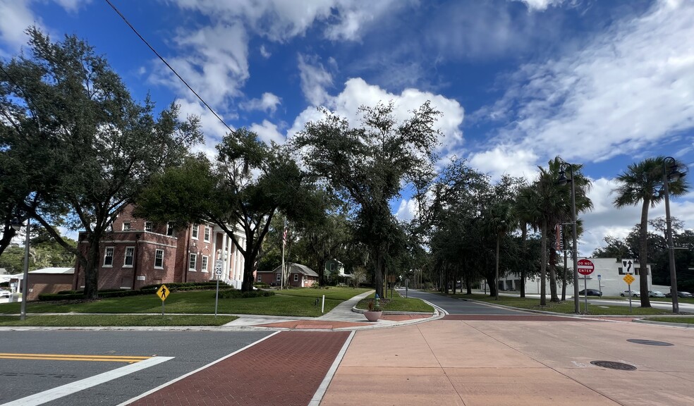 More Photos Of 244 E Graves Ave, Orange City Apartments For Lease