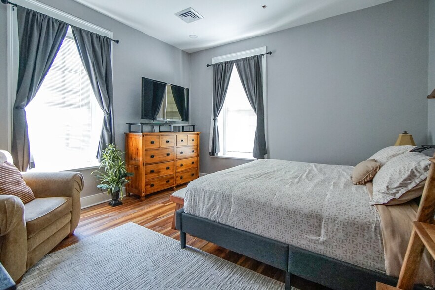 More Photos Of 480 E Broad St, Athens Apartments For Sale