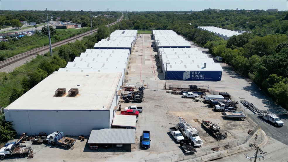 More Photos Of 2661-2669 Ludelle St, Fort Worth Unknown For Lease