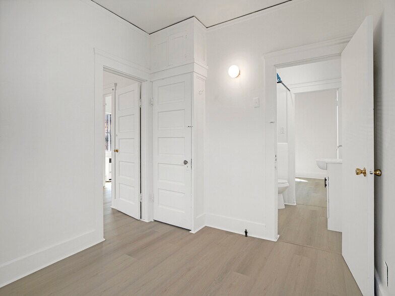 More Photos Of 2201 Trinity St, Los Angeles Apartments For Sale