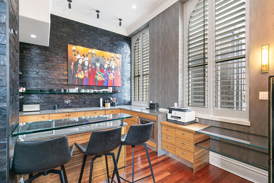 More Photos Of 1601 Arapahoe St, Denver Office For Sale