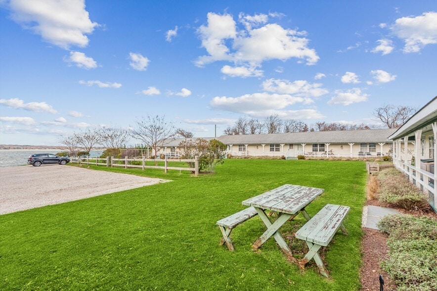 More Photos Of 131 E Lake Dr, Montauk Apartments For Sale