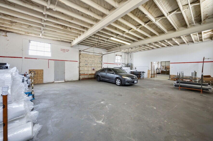 More Photos Of 2250 Martin Luther King Jr Ave, Long Beach Warehouse For Sale
